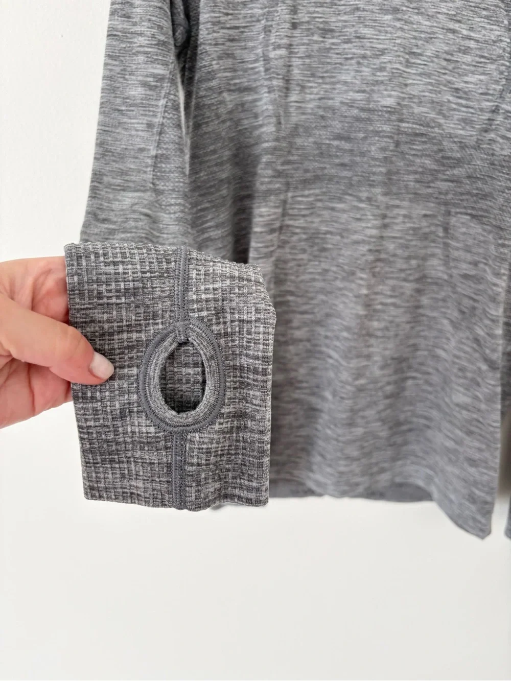 Lululemon Slate White Swiftly Tech Long Sleeve Crew Pull Over Size 12